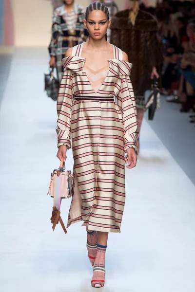Look 48